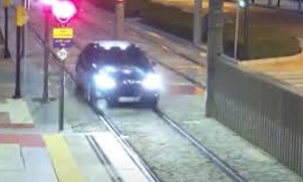 Ισπανία: Μεθυσμένη οδηγάει το αμάξι της πάνω στις ράγες